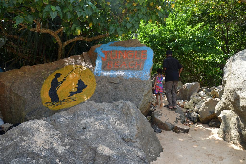 Jungle Beach Hostel Unawatuna Exterior photo