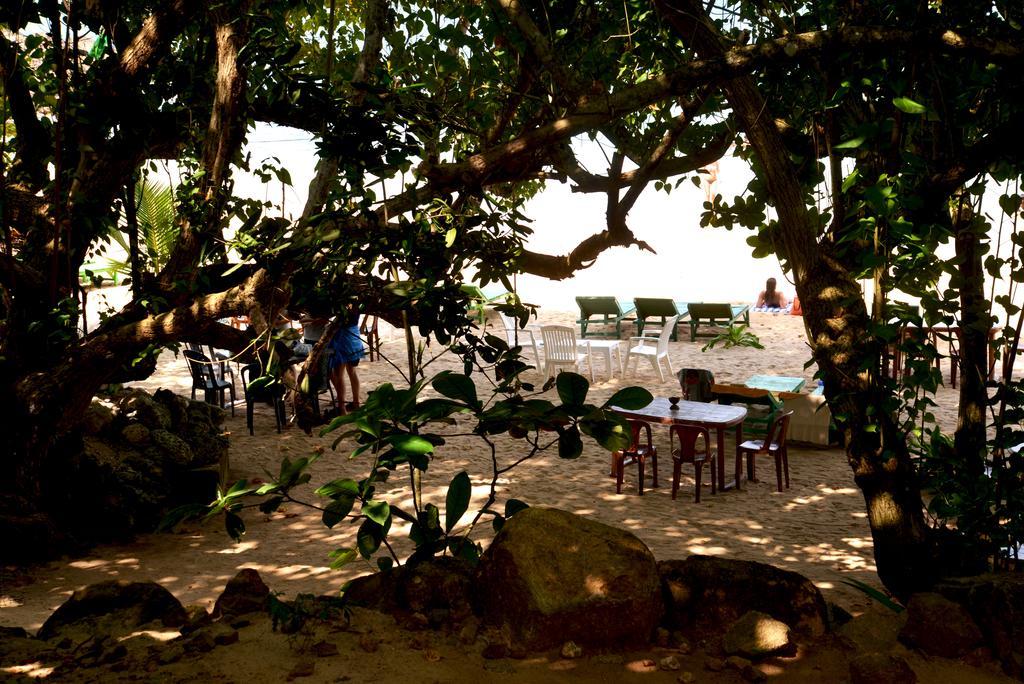 Jungle Beach Hostel Unawatuna Exterior photo
